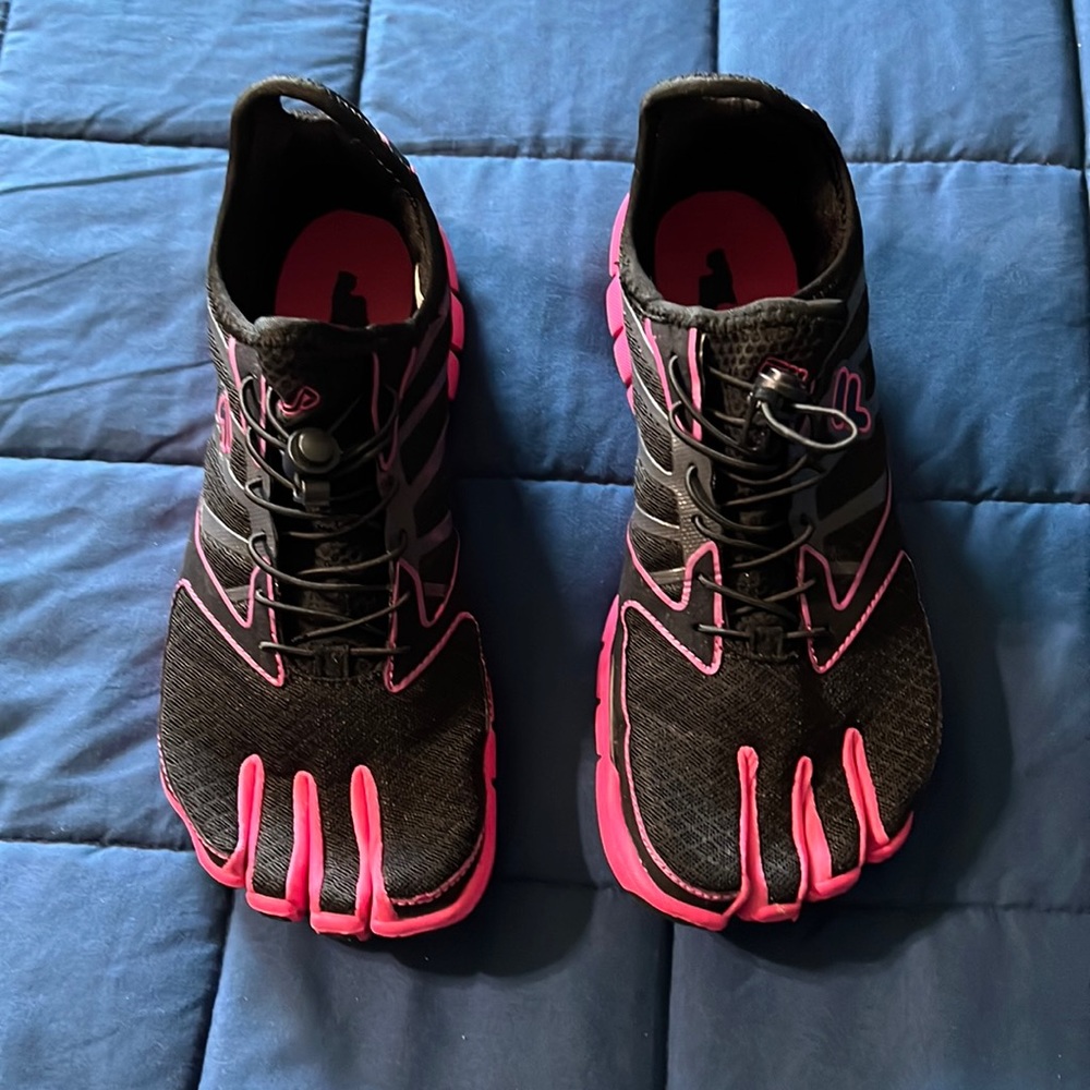 File SKELE-TOES AMP Size 10 Color Black Pink EXCELLENT PREOWNED CONDITION IN BOX